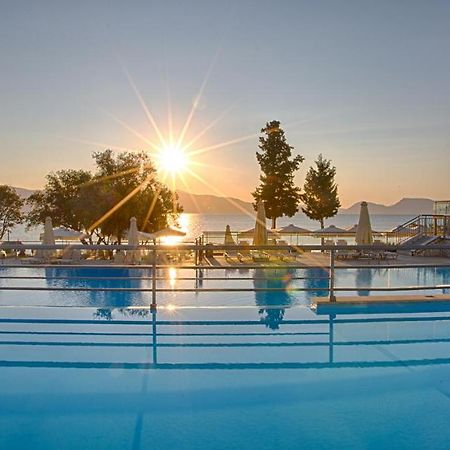 Porto Galini Seaside Resort & Spa ニキアナ エクステリア 写真 Sunset at the pool