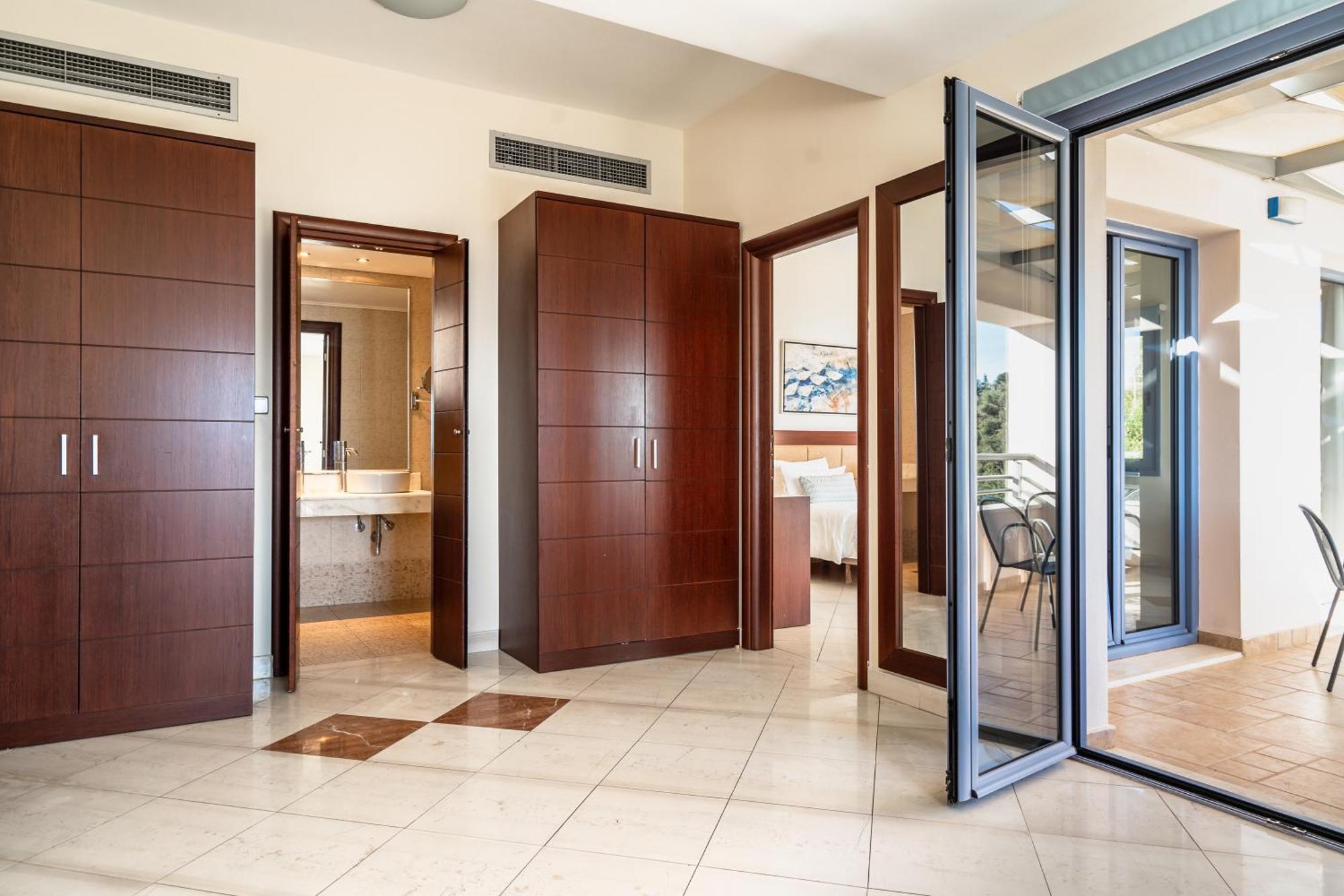 Porto Galini Seaside Resort & Spa ニキアナ エクステリア 写真 Interior doors