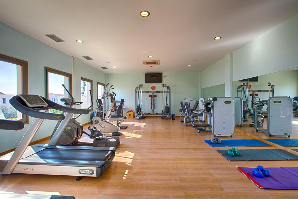 Porto Galini Seaside Resort & Spa ニキアナ エクステリア 写真 A gym