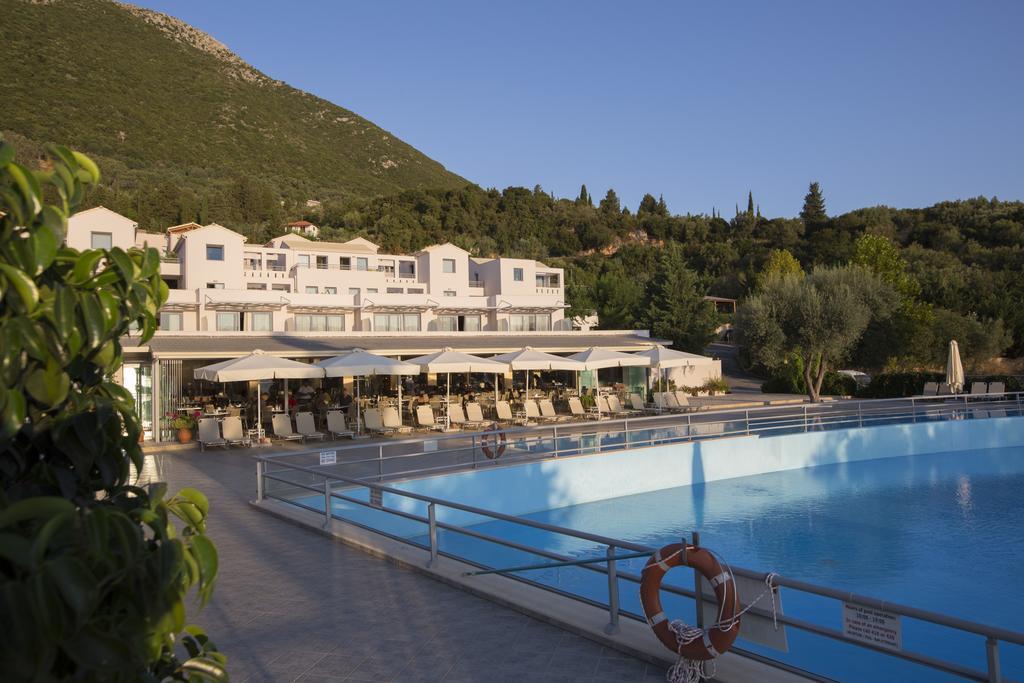 Porto Galini Seaside Resort & Spa ニキアナ エクステリア 写真 The hotel's pool